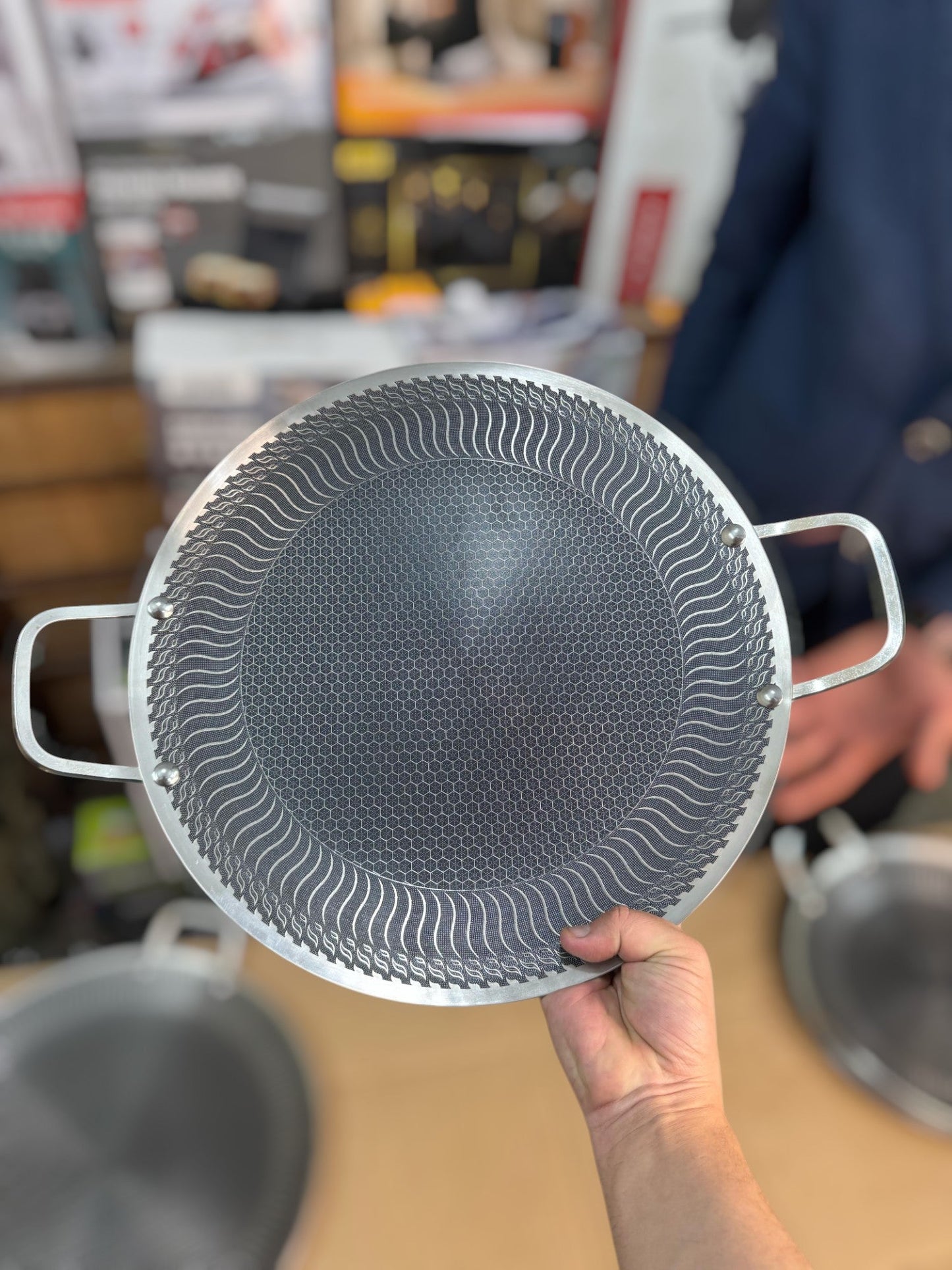 Different sizes  honeycomb lesser coating tawa