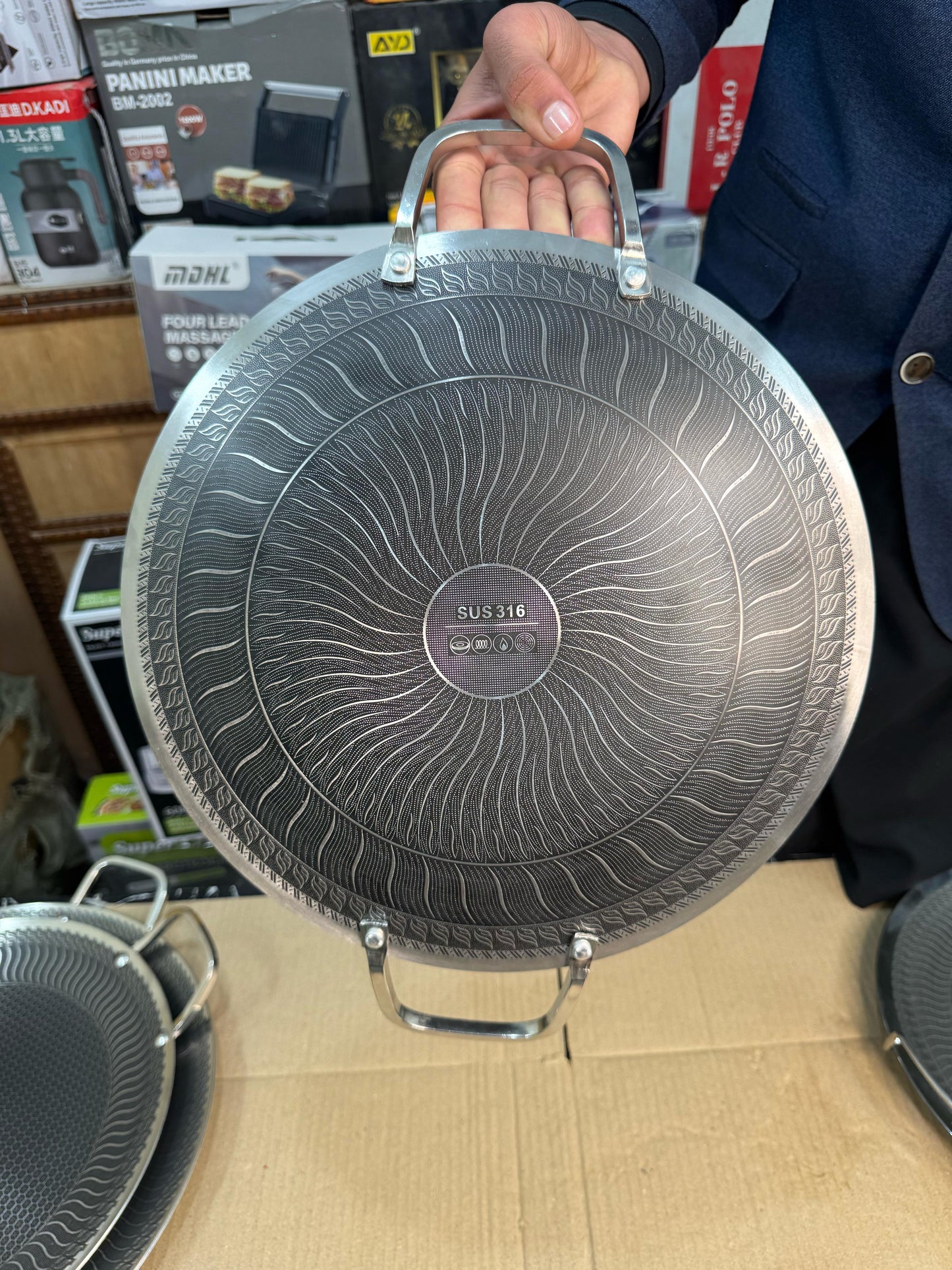 Different sizes  honeycomb lesser coating tawa